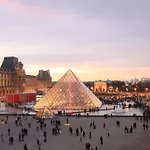 Chic studio Champs-élysées